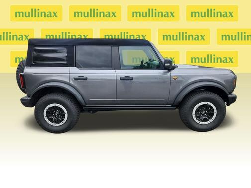 Carbonized Gray Metallic 2023 Ford Bronco Badlands