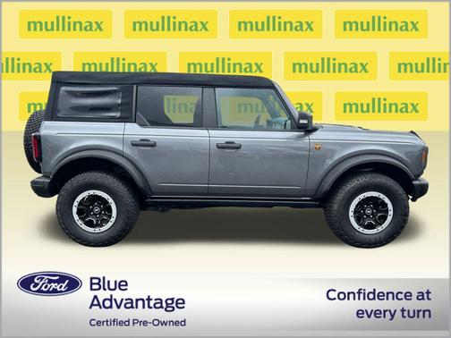 Carbonized Gray Metallic 2023 Ford Bronco Badlands