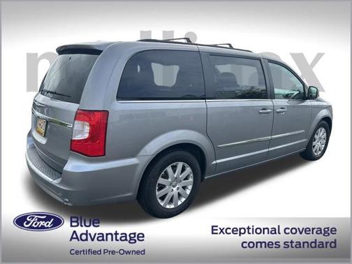2016 Chrysler Town & Country Touring