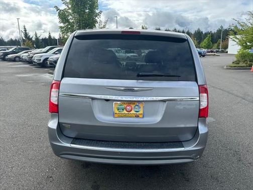 2016 Chrysler Town & Country Touring