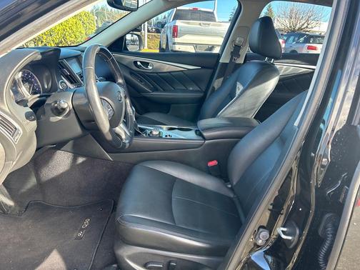 2015 INFINITI Q50 Premium