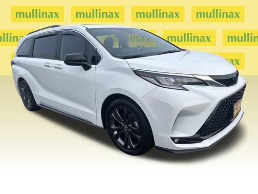 2023 Toyota Sienna XSE 7 Passenger