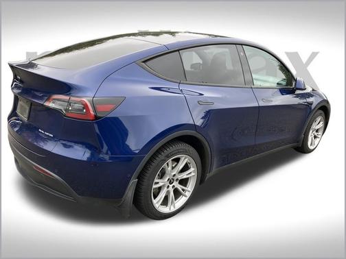 2022 Tesla Model Y Long Range Dual Motor All-Wheel Drive