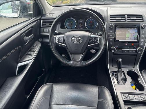 2017 Toyota Camry Hybrid XLE