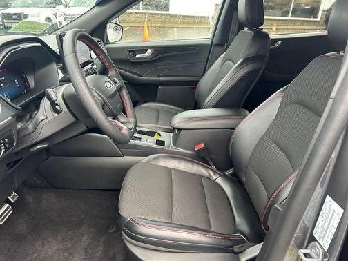 2023 Ford Escape ST-Line Elite