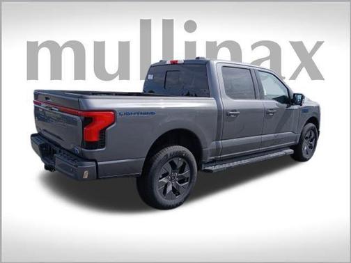 2025 Ford F-150 Lightning LARIAT
