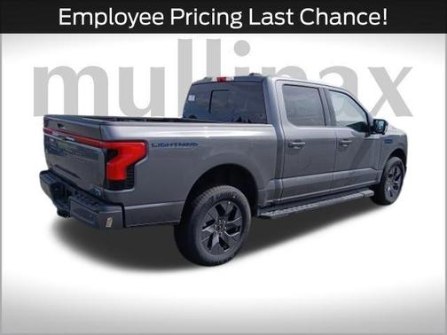 2025 Ford F-150 Lightning LARIAT