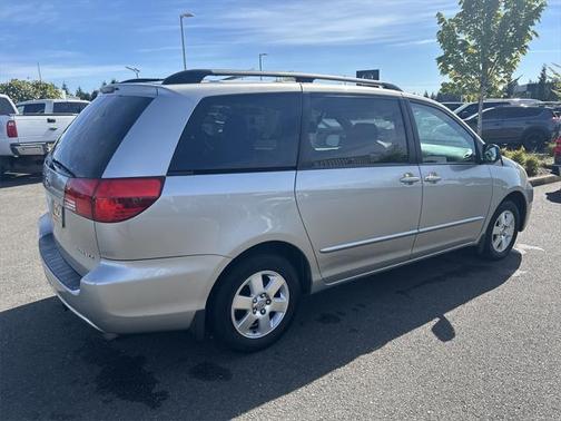 2005 Toyota Sienna LE