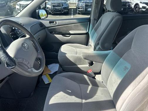 2005 Toyota Sienna LE