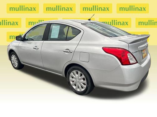 Brilliant Silver 2016 Nissan Versa 1.6 SV