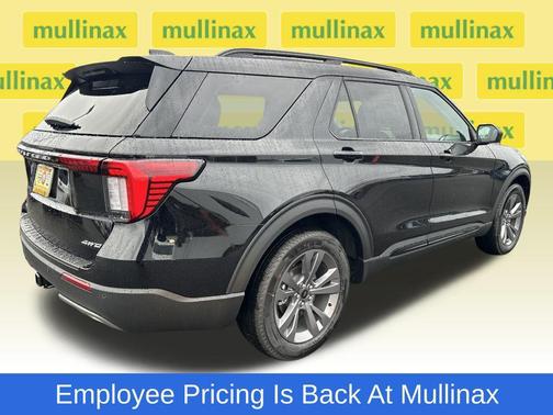 Agate Black Metallic 2026 Ford Explorer Active w/200A Pkg