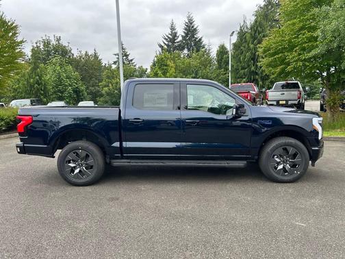 2025 Ford F-150 Lightning LARIAT