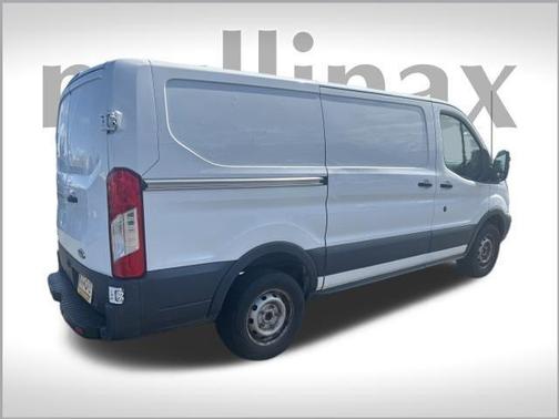 2017 Ford Transit-250 Base
