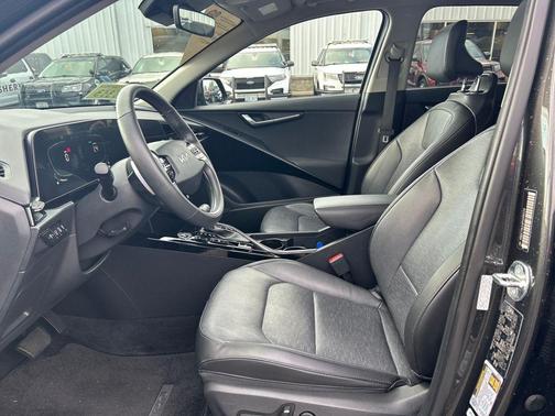 2023 Kia Niro SX