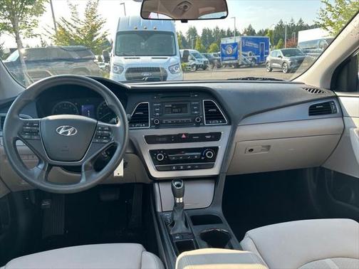 2017 Hyundai SONATA SE