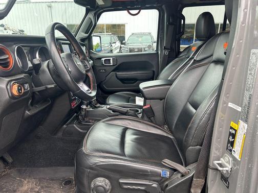 Sting-Gray Clearcoat 2023 Jeep Gladiator Mojave 4x4