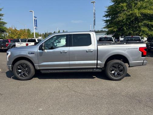 2025 Ford F-150 Lightning Flash