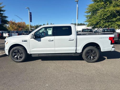 2025 Ford F-150 Lightning Flash