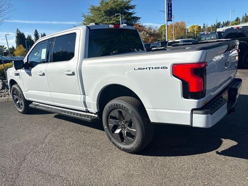 2025 Ford F-150 Lightning Flash