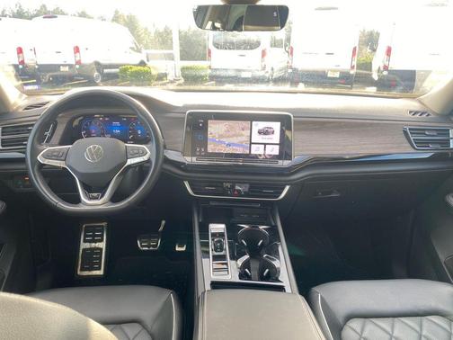 2024 Volkswagen Atlas 2.0T SEL Premium R-Line 4MOTION