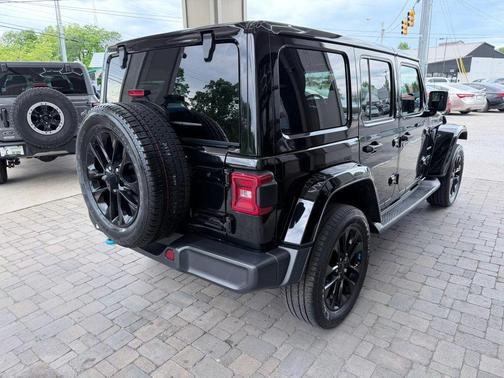 Black Clearcoat 2022 Jeep Wrangler Unlimited 4xe Sahara