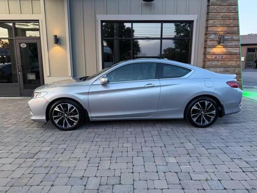 Lunar Silver Metallic 2017 Honda Accord EX-L