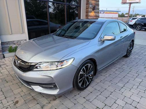 Lunar Silver Metallic 2017 Honda Accord EX-L