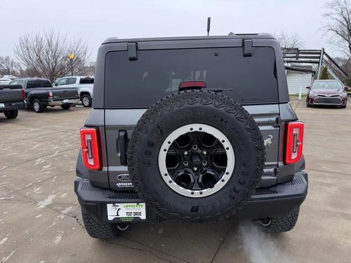 Gray 2022 Ford Bronco Badlands