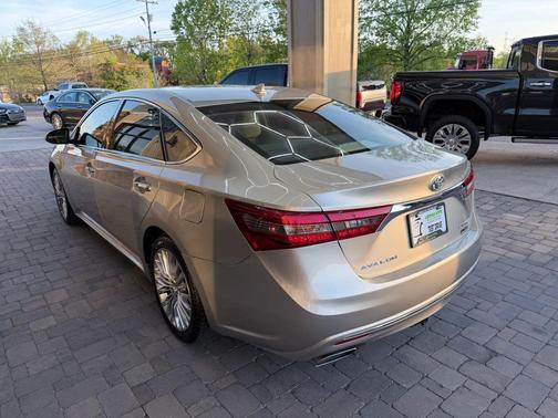 Creme Brulee Mica 2017 Toyota Avalon Limited