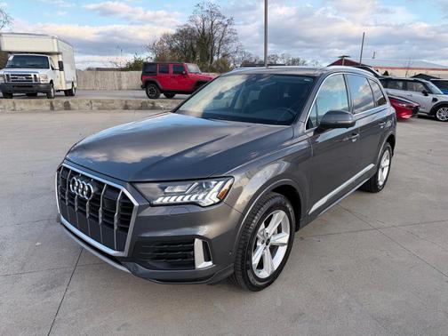2024 Audi Q7 45 Premium Plus