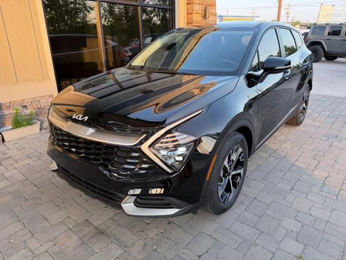 Ebony Black 2024 Kia Sportage EX