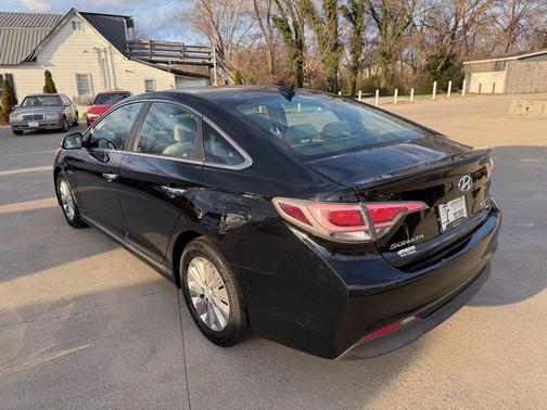 Eclipse Black 2016 Hyundai SONATA Hybrid SE