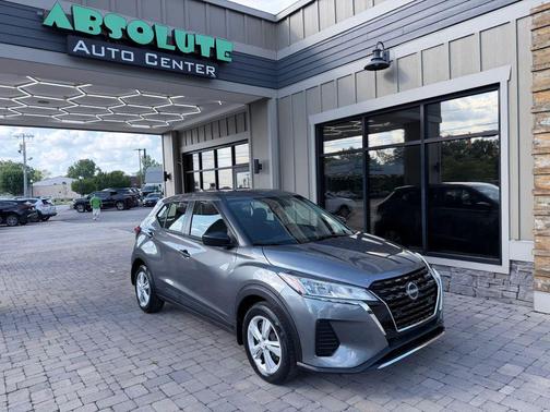 Gun Metallic 2024 Nissan Kicks S