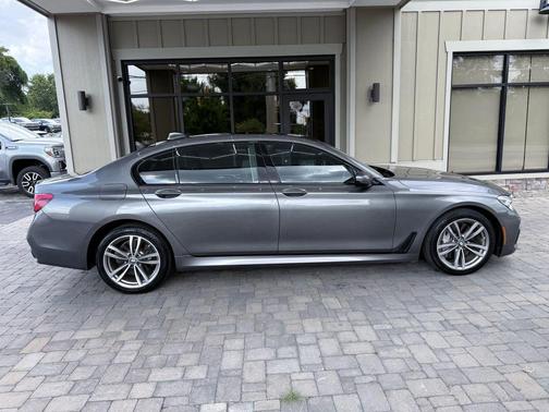 2018 BMW 750 i xDrive
