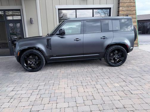 2023 Land Rover Defender 110 V8
