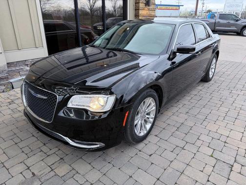 2021 Chrysler 300 Touring