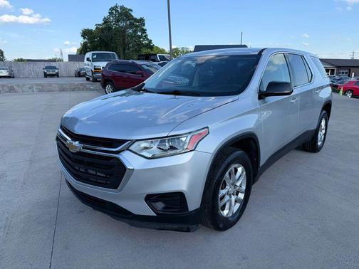 Silver Ice Metallic 2020 Chevrolet Traverse LS