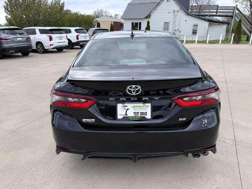 Midnight Black Metallic 2022 Toyota Camry SE