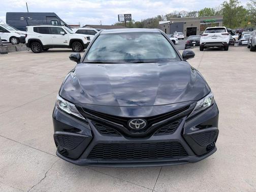 Midnight Black Metallic 2022 Toyota Camry SE