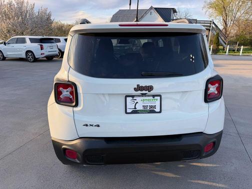 Alpine White 2016 Jeep Renegade Sport