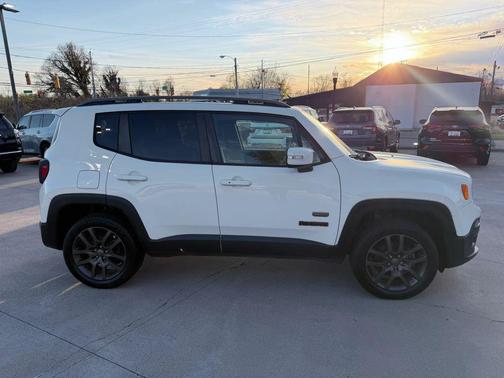 Alpine White 2016 Jeep Renegade Sport
