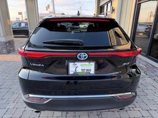 2023 Toyota Venza XLE