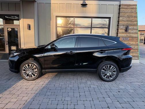 2023 Toyota Venza XLE