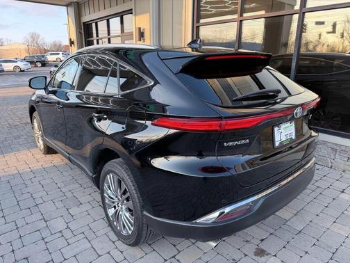 2023 Toyota Venza XLE