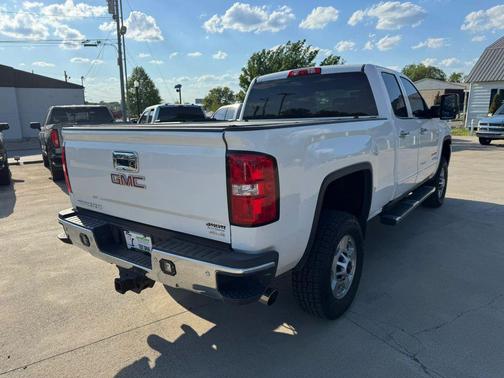 Summit White 2018 GMC Sierra 2500 SLE