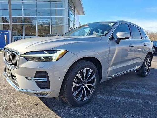 2023 Volvo XC60 Plus
