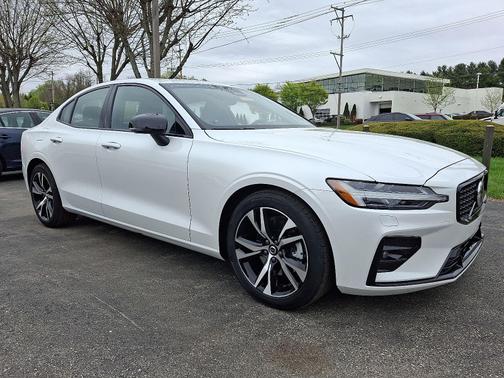 2025 Volvo S60 B5 FWD Core