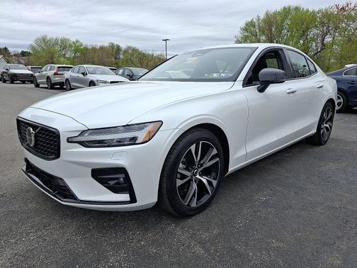 2025 Volvo S60 B5 FWD Core