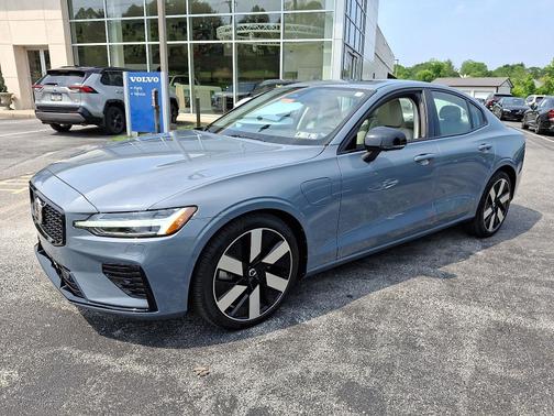 2024 Volvo S60 Recharge Plug-In Hybrid T8 Eawd Plus Dark Theme