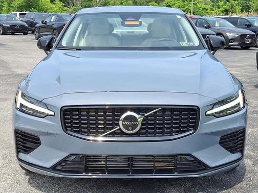 2024 Volvo S60 Recharge Plug-In Hybrid T8 Eawd Plus Dark Theme